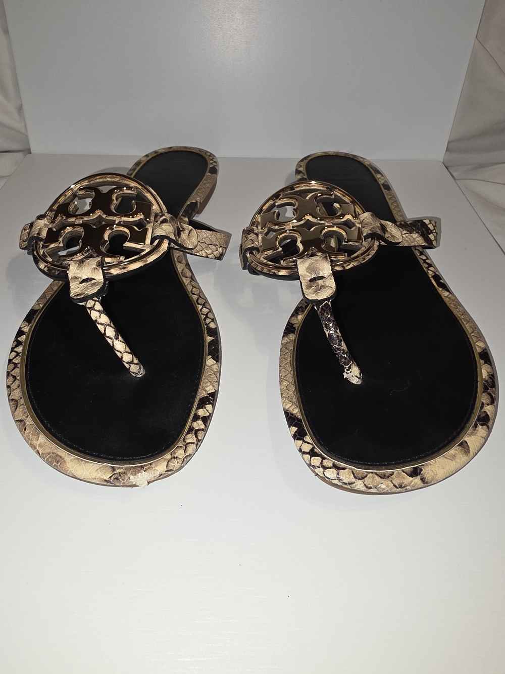 Tory Burch Gold Logo Snake-Print Thong Sandals - Black & Gold - Picture 2 of 9